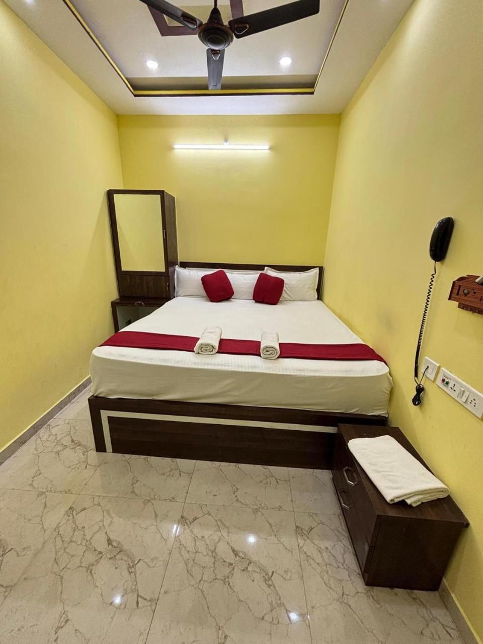 Hotel O Marquis Guest House Calcutta Exteriör bild